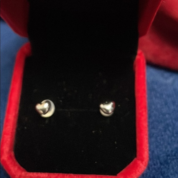 Dainty Heart Earring - Picture 2 of 4